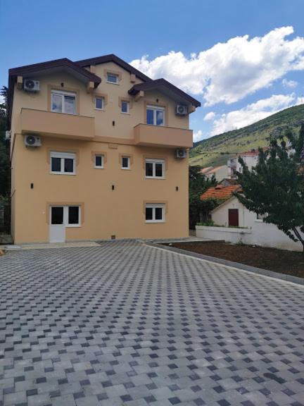 Apartmani Tom Trebinje Exterior foto