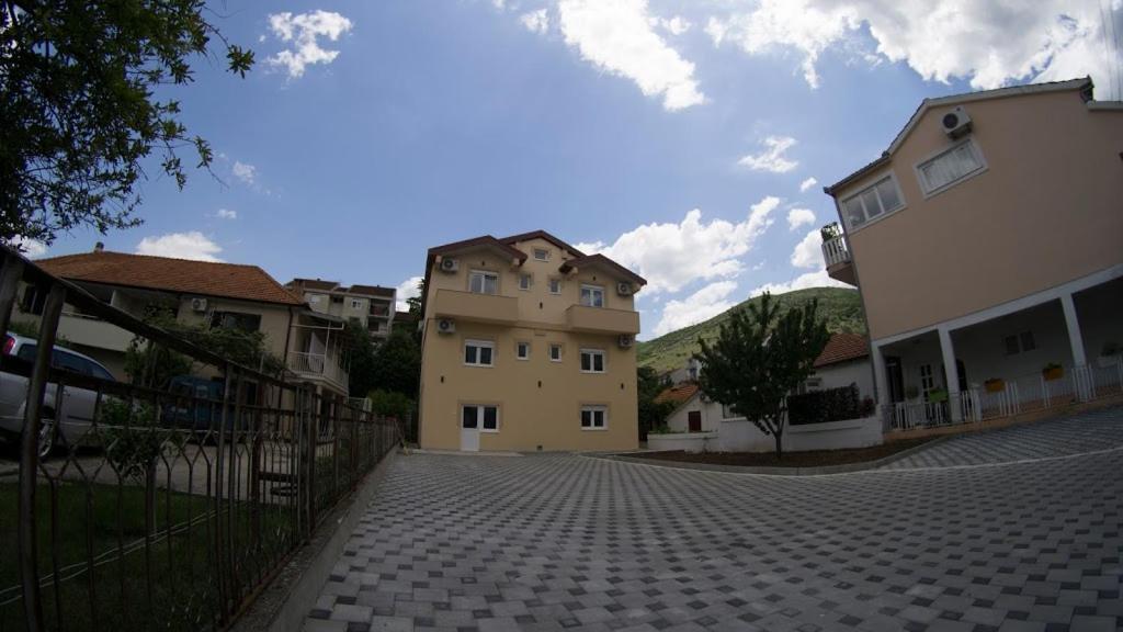 Apartmani Tom Trebinje Exterior foto